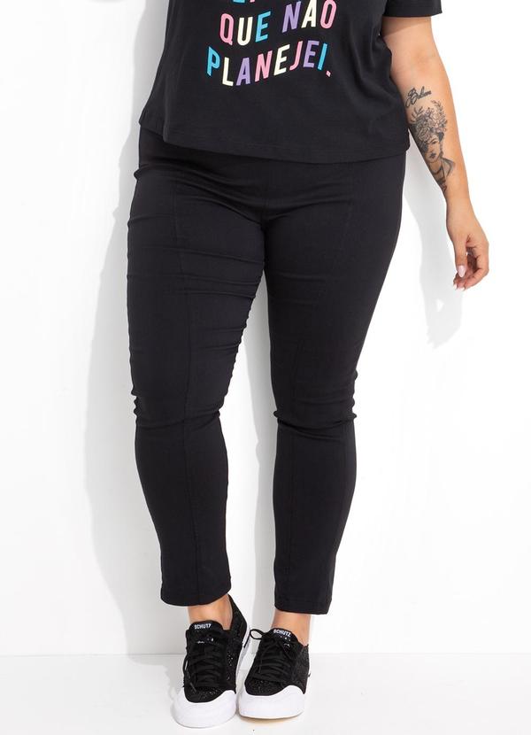 Calça Preta em Bengaline