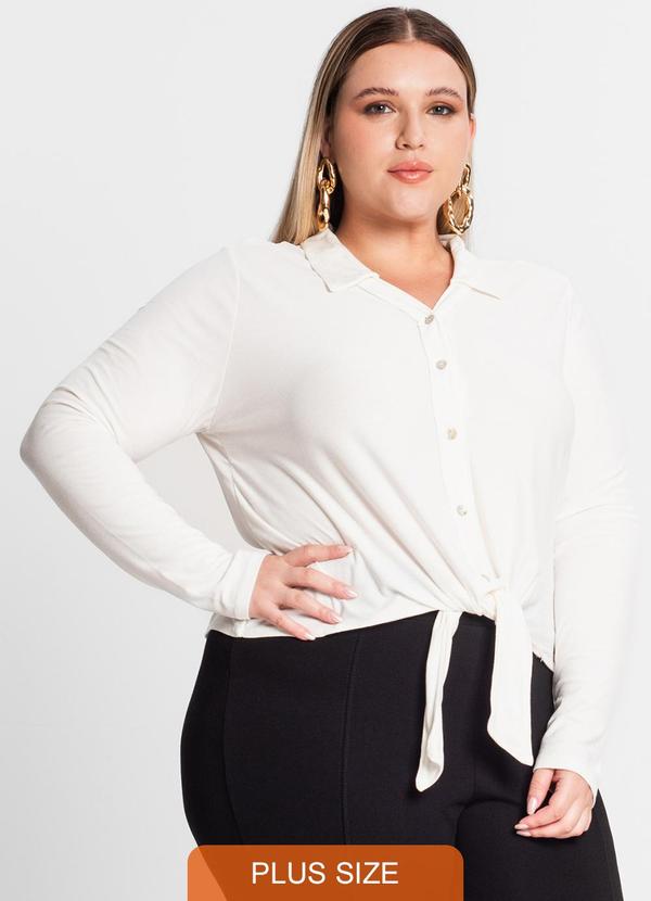 Camisa Feminina Plus Size em Viscose Bege