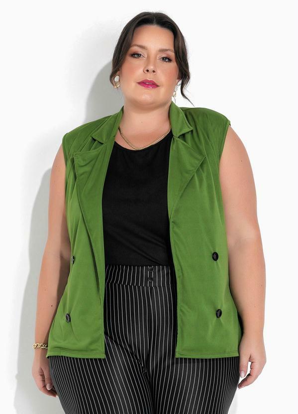 Colete Verde com Gola e Botões Plus Size