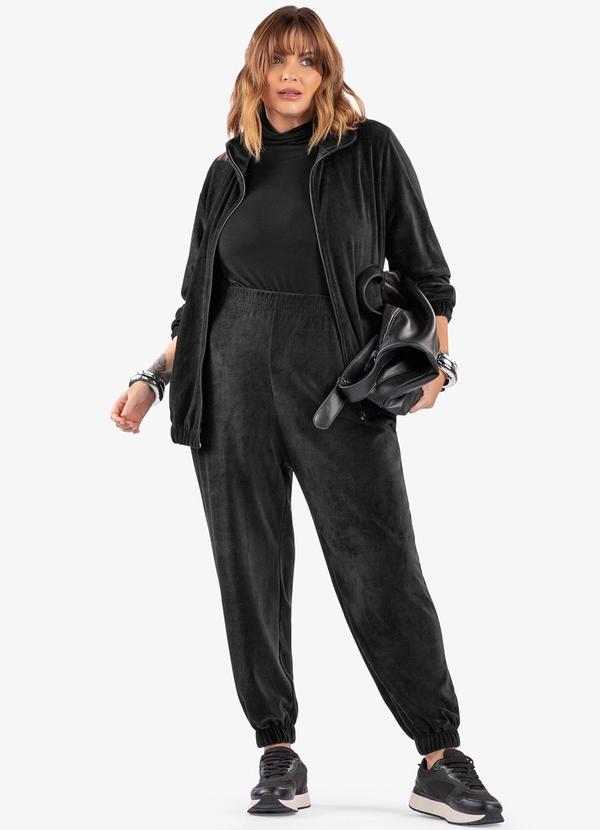 Conjunto Jaqueta com Calça em Plush Preto
