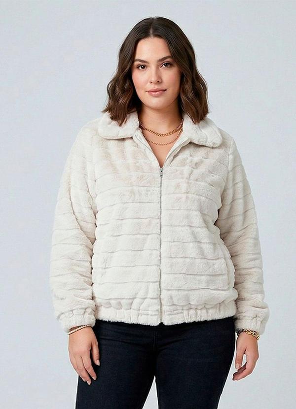 Jaqueta Feminina Plus Size com Pelo Bege