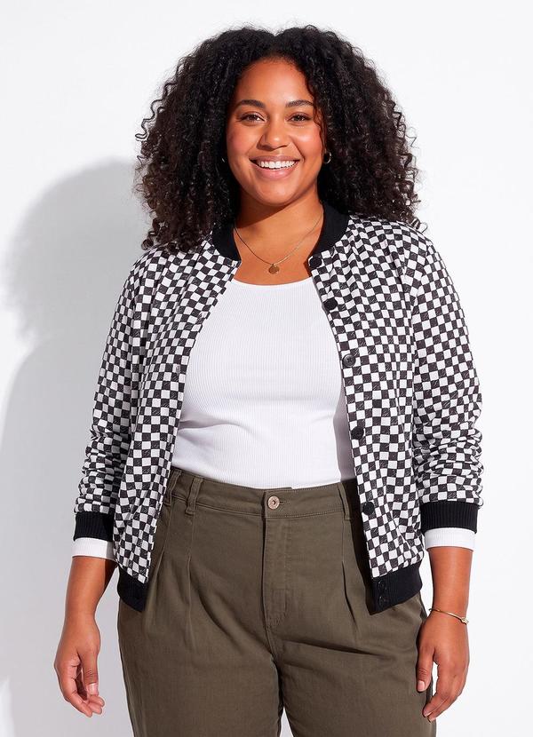 Jaqueta Xadrez Preto com Botões Plus Size
