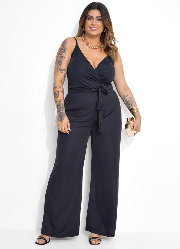 Macacão Preto de Alças e Amarração Plus Size