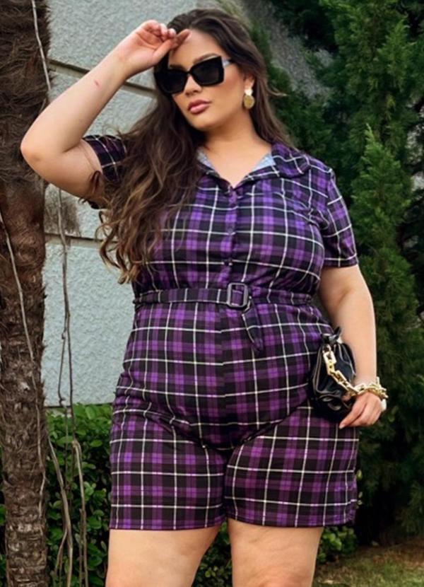 Macaquinho Xadrez Roxo Faixa Grátis Plus Size