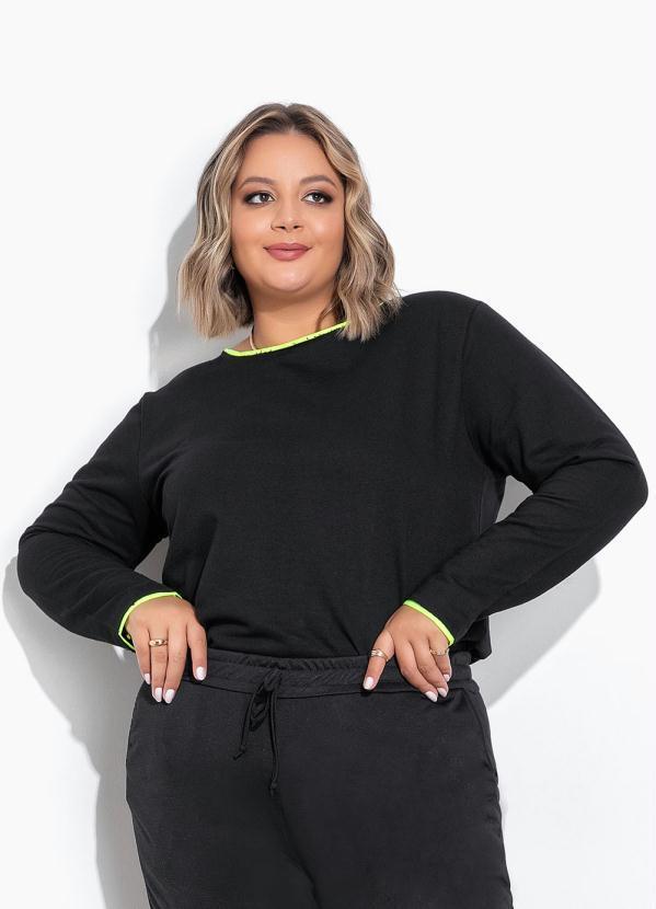 Casaco Preto com Detalhes Neon Plus Size