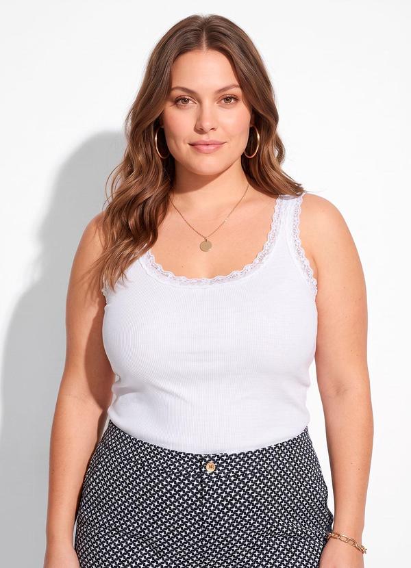 Regata Branca Detalhe Renda Plus Size