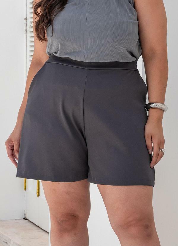 Short Cinza em Alfaiataria