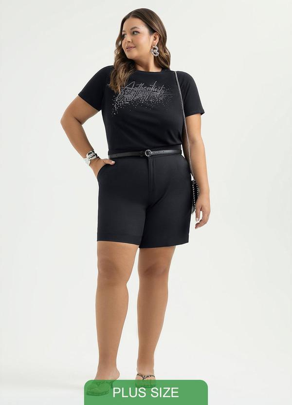 Short Plus Size em Tecido Alfaiataria Preto