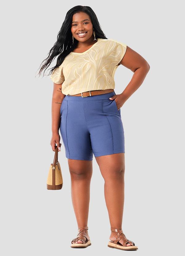 Shorts Plus Size em Tecido Plano Soft Azul