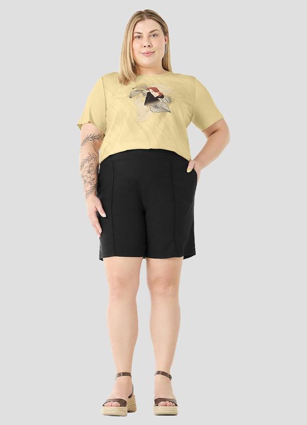 Shorts Plus Size em Tecido Plano Soft Preto