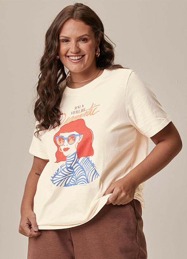 Camiseta Ampla Dramatic Plus Off White