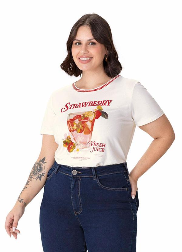 Camiseta Ampla Strawberry Plus Off White