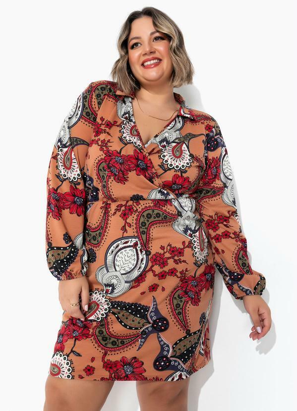Vestido com Gola Lenço Marrom Plus Size