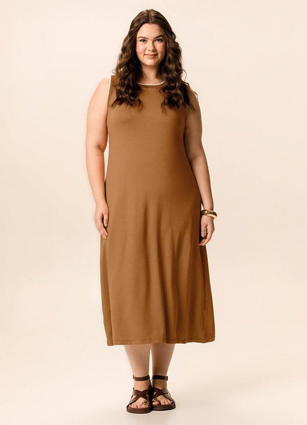 Vestido Mídi Evasê em Moletinho Caramelo