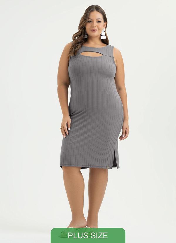 Vestido Plus Size Midi Canelado Cinza