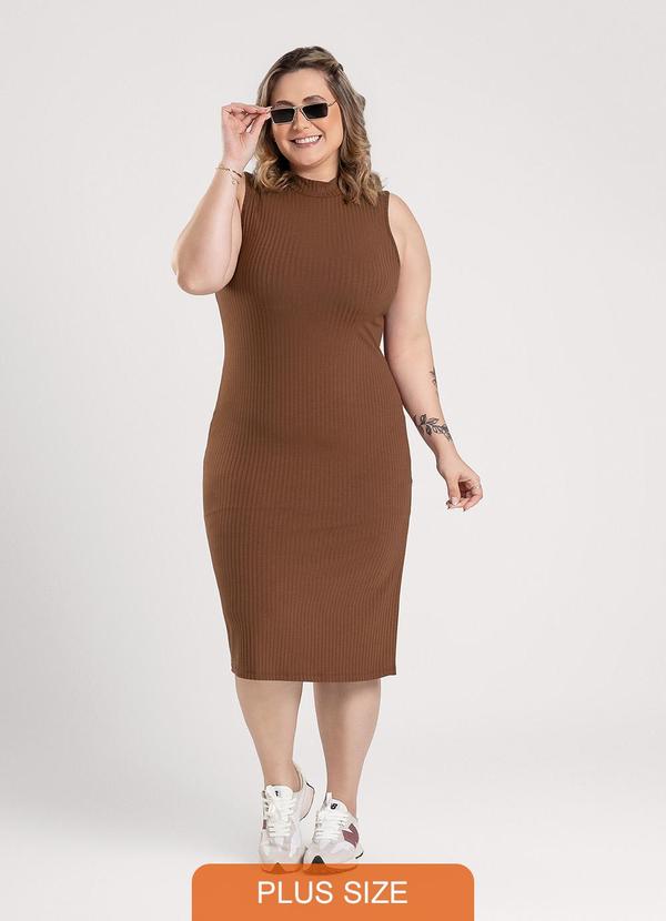 Vestido Plus Size Midi em Canelado Marrom Escuro