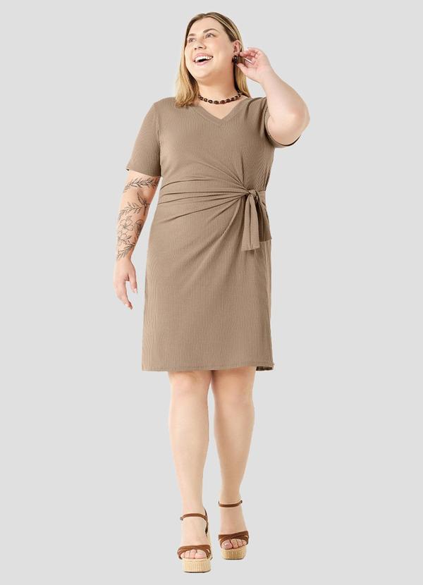 Vestido Plus Size Ribana Canelada Marrom