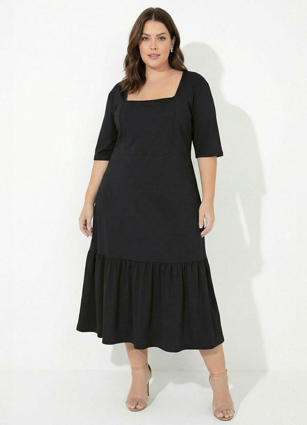 Vestido Preto com Franzido Plus Size