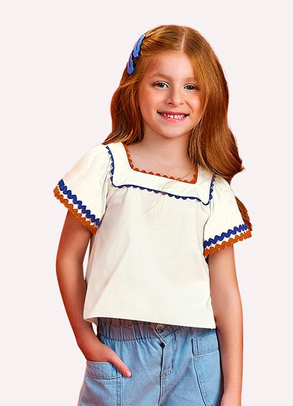 Blusa Cropped Infantil com Aviamentos Off White