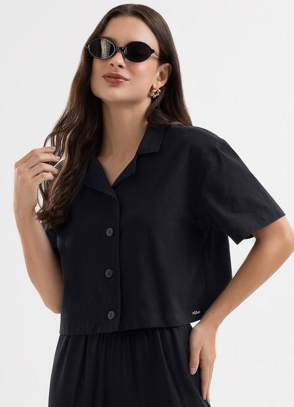 Camisa em Tecido Texturizado Preto