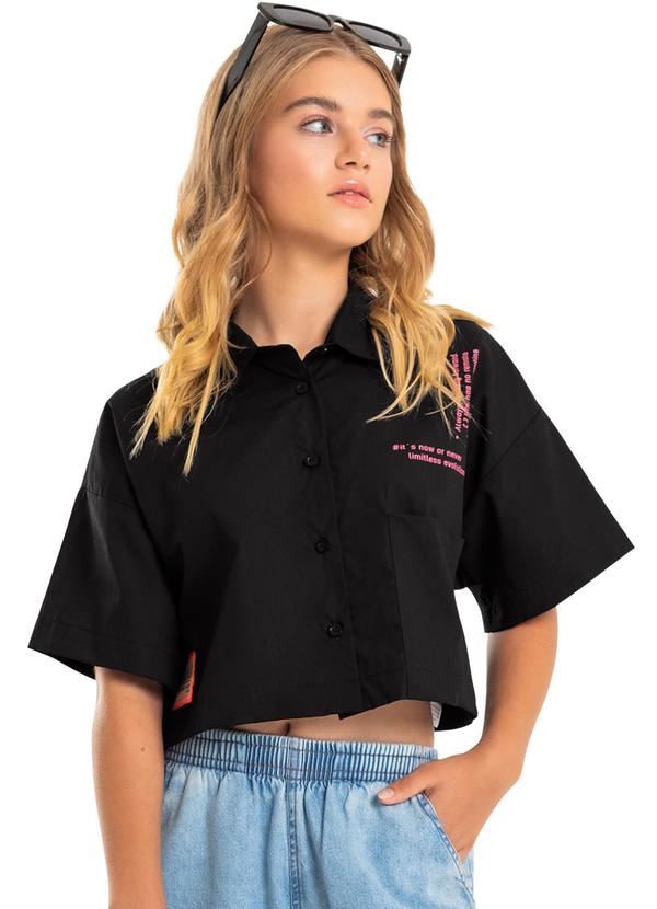 Vista 2 Camisa Cropped Juvenil em Tricoline Preto Gloss Gloss