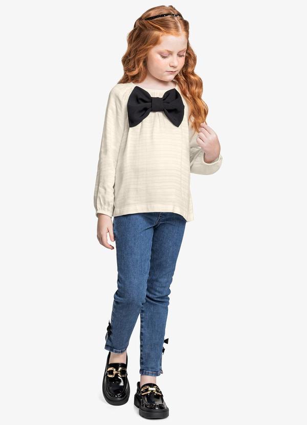 Conjunto Bata com Calça Jeans Bege