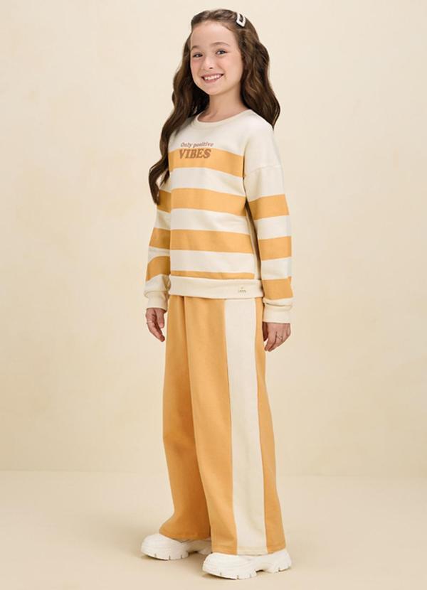 Conjunto Blusão e Calça em Moletom Amarelo