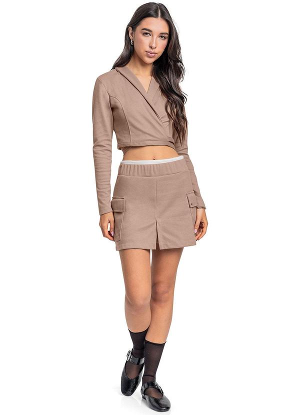 Vista 2 Conjunto com Blazer e Short-Saia Marrom Gloss Gloss