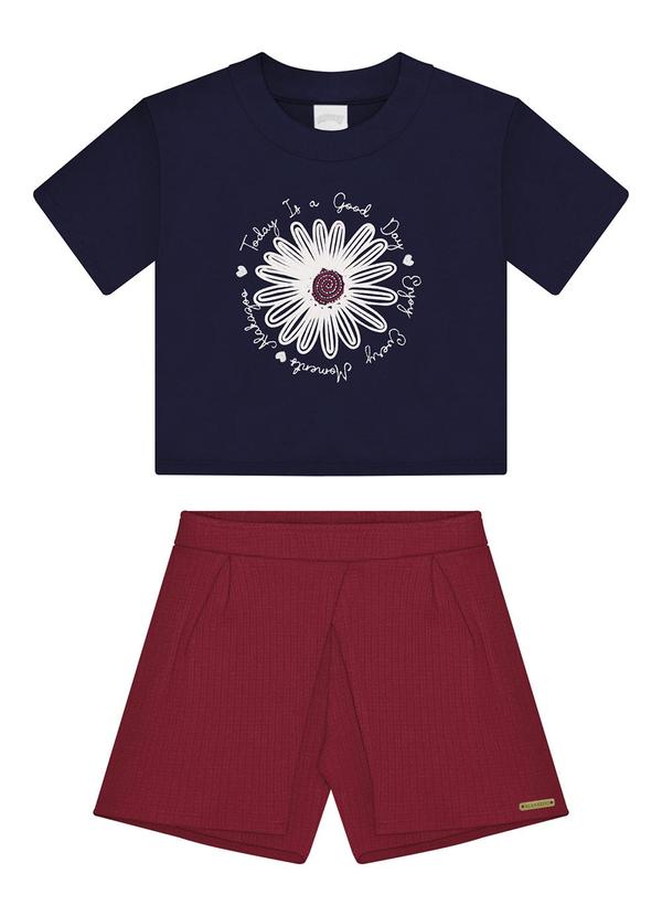 Conjunto com Blusa Bordada e Shorts Saia Azul
