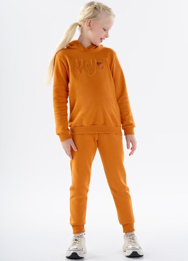 Conjunto Moletom e Pelo Laranja