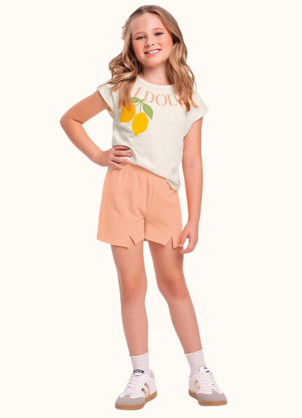 Conjunto Blusa e Shorts Bege