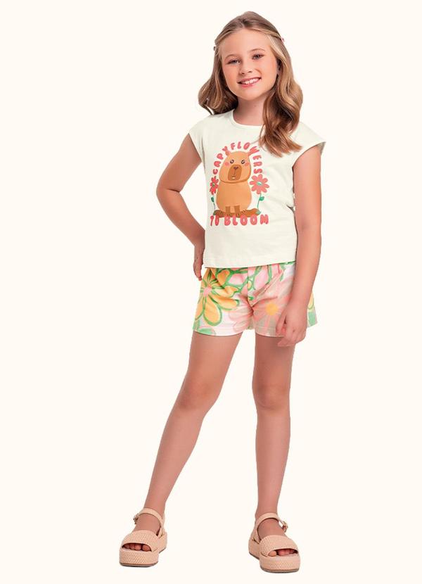 Conjunto Blusa e Shorts Bege