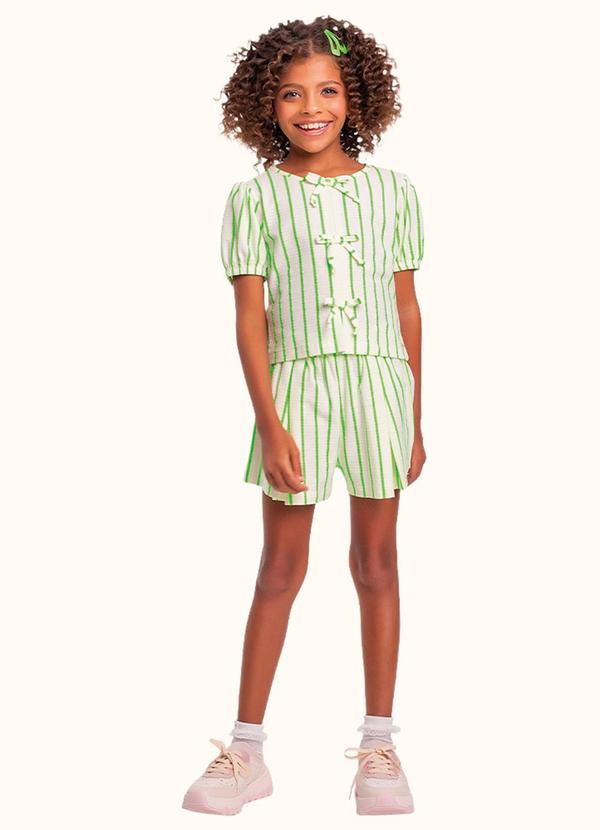 Conjunto Blusa e Shorts Verde