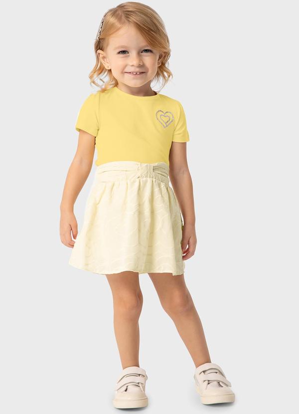 Conjunto Amarelo com Bordado Menina