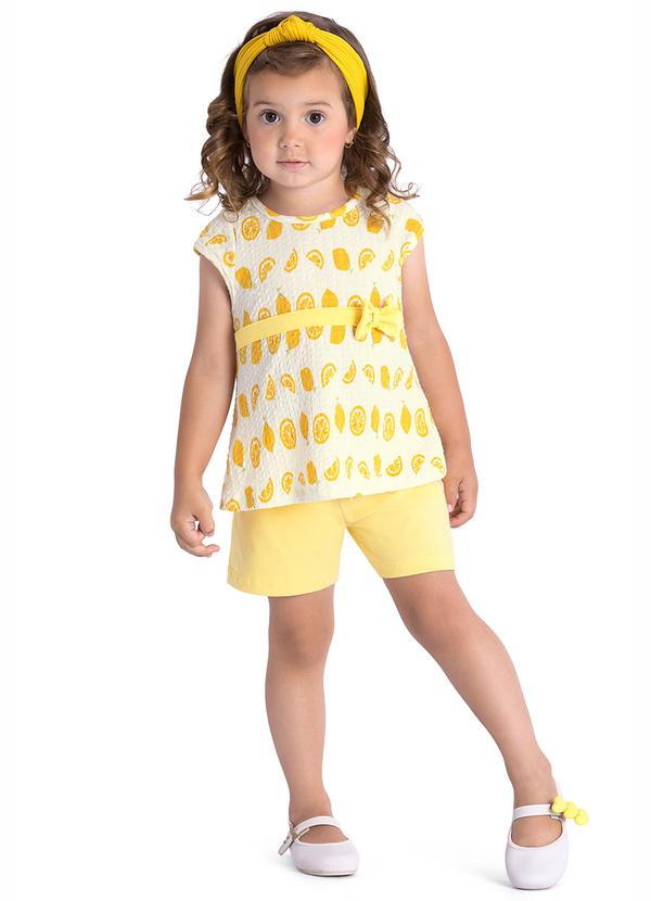 Conjunto Bata Estampa Limão e Short Bege