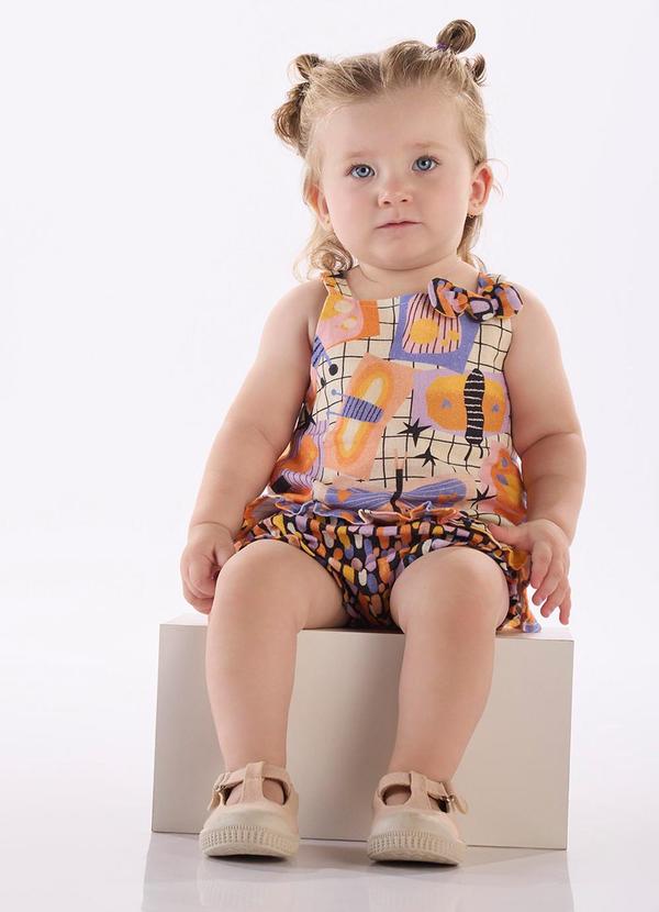 Vista 2 Conjunto Bebê com Bata e Calcinha Três e Já Branco Três e Já