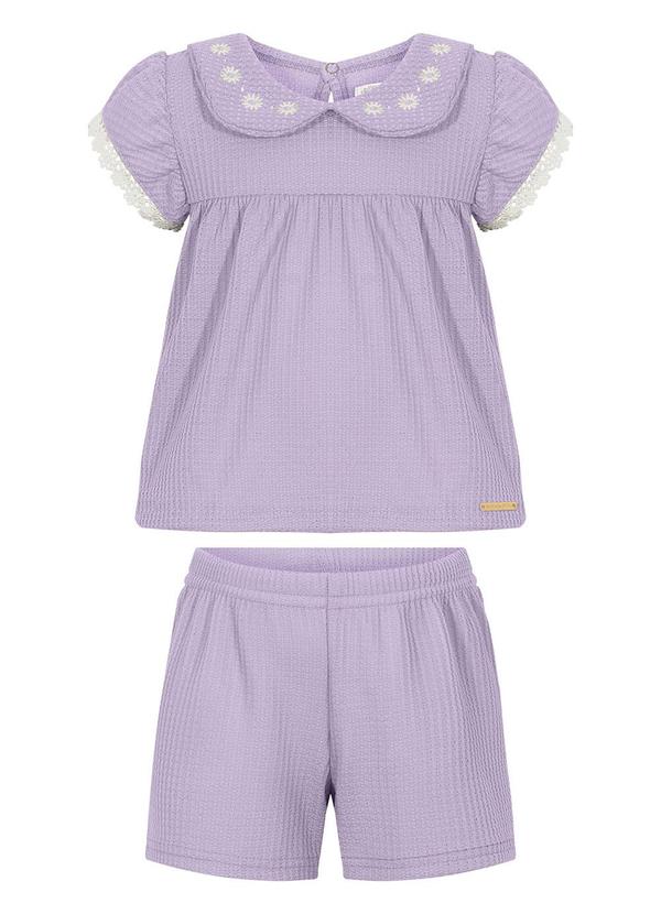 Conjunto Bebê com Blusa Bordada e Shorts Rosa