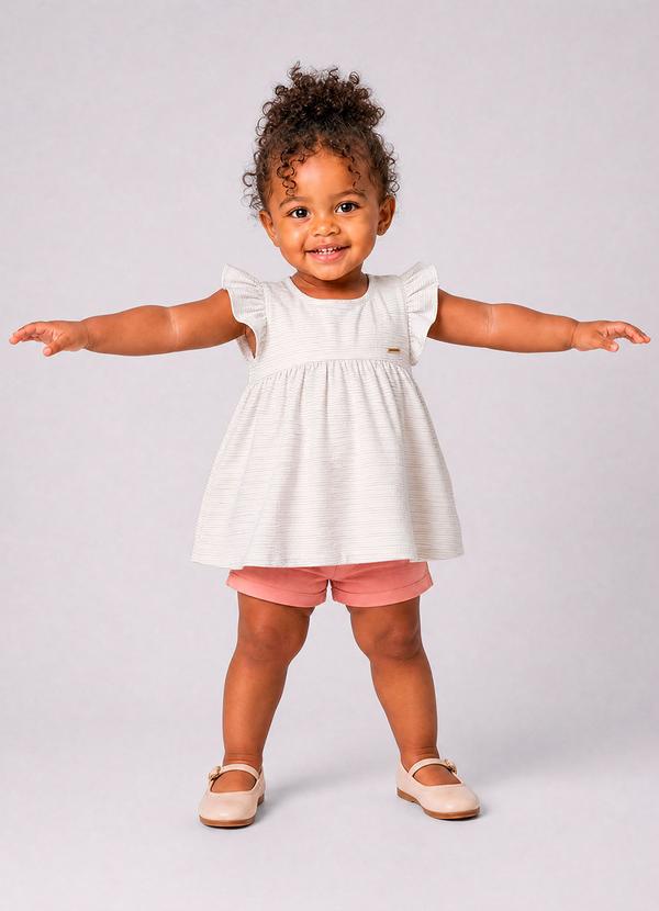 Conjunto Blusa com Brilho e Shorts Bege