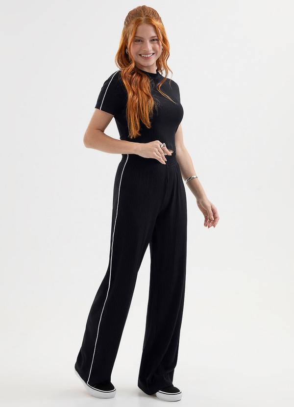 Conjunto Blusa e Calça em Canelado Preto