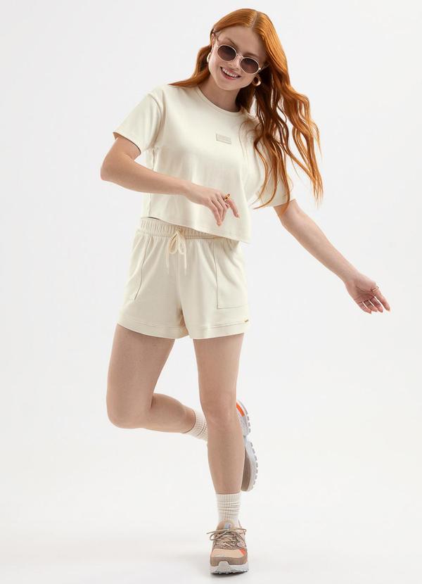 Conjunto Blusa e Short em Algodão Off-White
