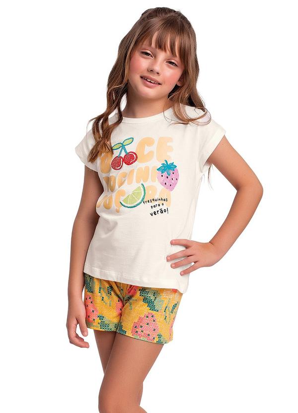 Conjunto Blusa e Shorts Bege