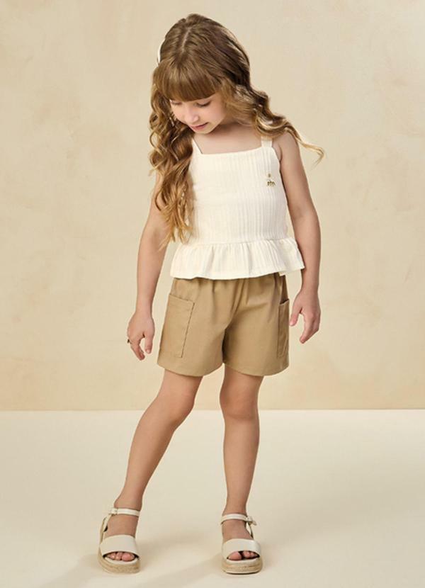 Vista 2 Conjunto Blusa e Shorts com Elastano Bege Milli E Nina Milli E Nina