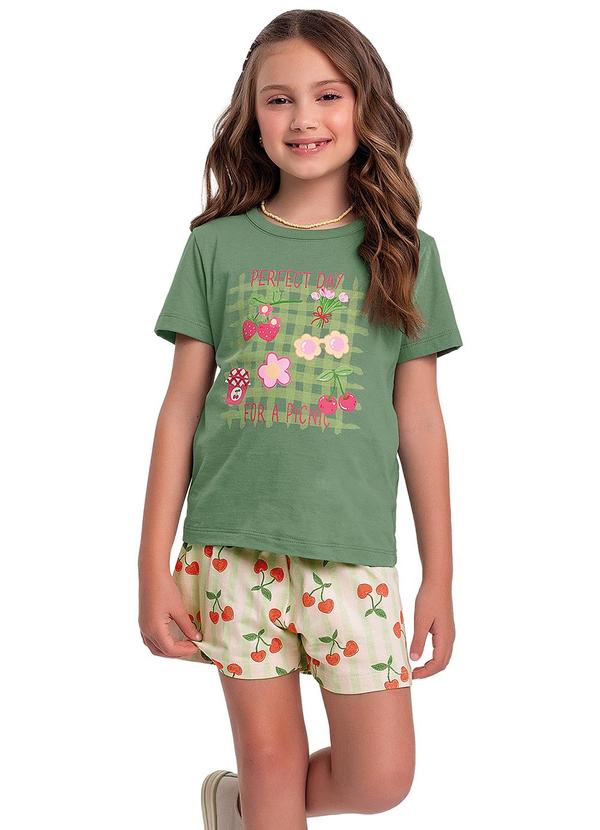 Conjunto Blusa e Shorts Verde