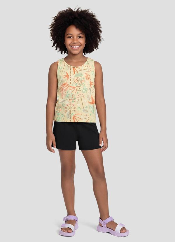 Conjunto Blusa Meia Malha e Shorts Bege