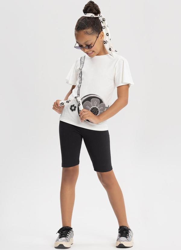 Conjunto com Bermuda e Blusa com Laço Preto