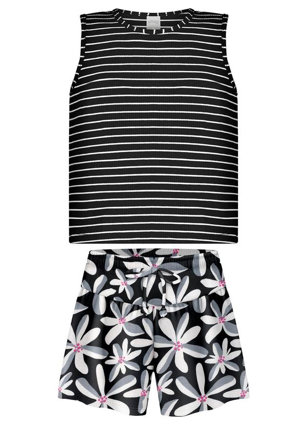 Conjunto com Blusa Listrada e Shorts Preto