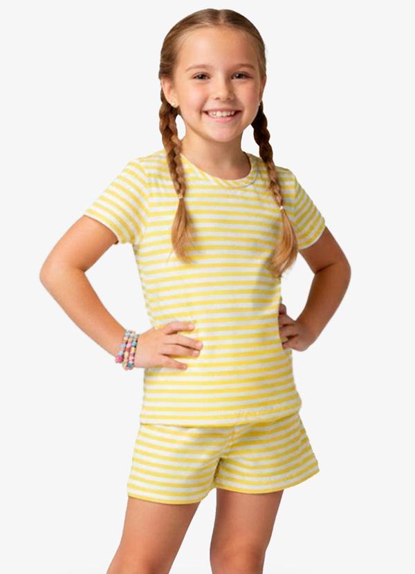 Vista 2 Conjunto Infantil Blusa com Shorts Amarelo Select Select