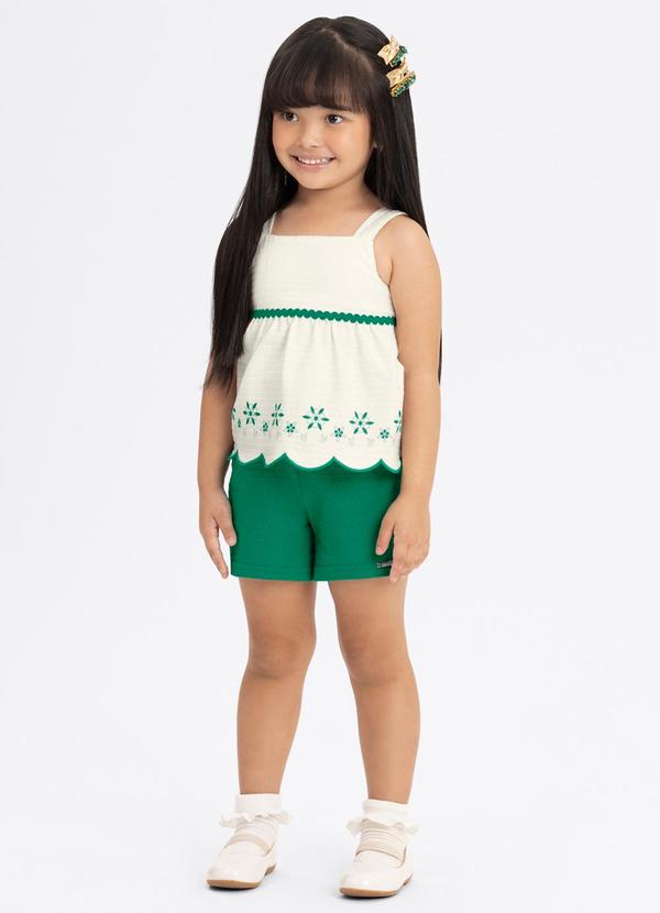 Conjunto Menina com Blusa Bordada e Shorts Verde