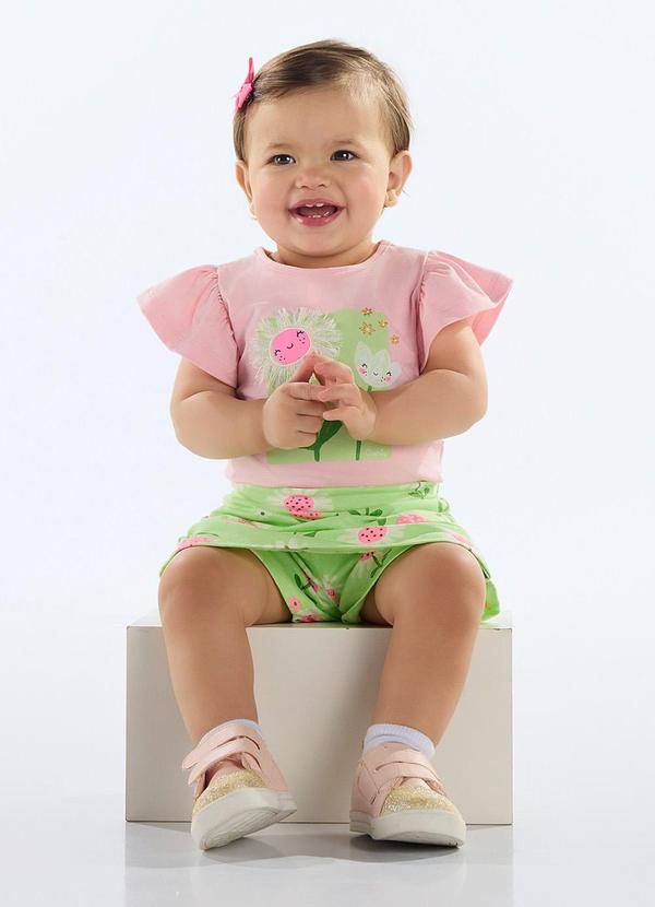 Conjunto Blusa e Short-Saia Bebê Rosa