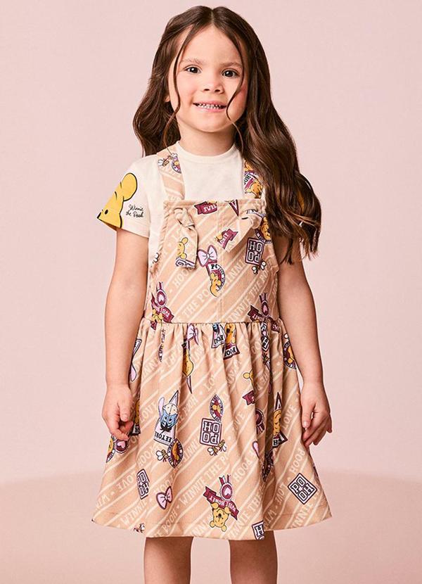 Salopete Infantil Menina em Cotelê do Ursinho Pooh